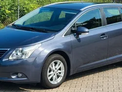 Blau Gebraucht 2011 Toyota Avensis Kombi | 13.999 € (Teuer)