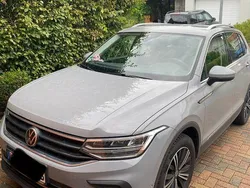 Grau Gebraucht 2020 VW Tiguan Life SUV | 22.999 € (Fairer Preis)