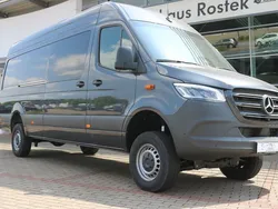 Grau Neu 2025 Mercedes Sprinter Van | 84.900 €