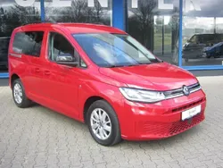Rot Gebraucht 2021 VW Caddy Life Van / Kleinbus | 23.590 € (Etwas zu teuer)