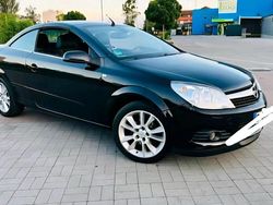 Schwarz Gebraucht 2025 Opel Astra Cabrio | 3.999 €