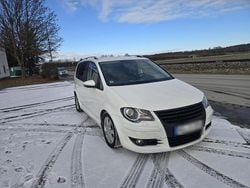Weiß Gebraucht 2010 VW Touran Van / Kleinbus | 3.400 € (Superpreis)
