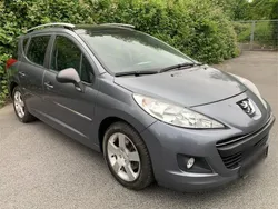 Grau Gebraucht 2011 Peugeot 207 Kombi | 4.000 € (Fairer Preis)