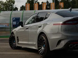 Grau Gebraucht 2019 Kia Stinger Limousine | 22.999 € (Guter Preis)