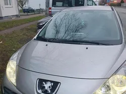 Andere außenfarben Gebraucht 2006 Peugeot 207 Kleinwagen | 1.700 € (Guter Preis)