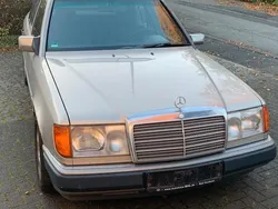 Silber Gebraucht 1992 Mercedes E200 Limousine | 3.000 €