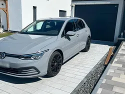 Grau Gebraucht 2021 VW Golf VIII Life Limousine | 17.000 € (Superpreis)