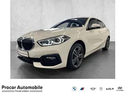 Weiß Gebraucht 2021 BMW 118 Comfort Edition Kleinwagen | 20.250 € (Fairer Preis)