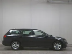 Deep black perleffekt Gebraucht 2022 VW Passat Business Kombi | 16.480 € (Guter Preis)