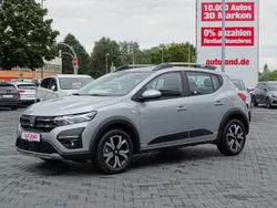 Grau Gebraucht 2022 Dacia Sandero Comfort Kleinwagen | 16.950 € (Fairer Preis)