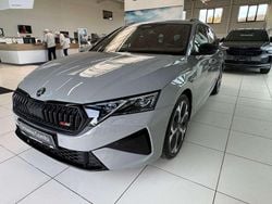 Stahlgrau Neu 2025 Skoda Octavia RS Kombi | 40.530 € (Guter Preis)