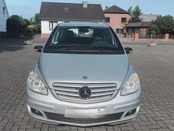 Grau Gebraucht 2005 Mercedes B150 Van / Kleinbus | 800 € (Superpreis)