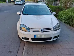 Weiß Gebraucht 2008 VW Golf V Edition Kleinwagen | 2.200 € (Guter Preis)