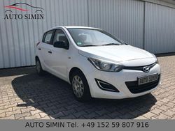 Weiß Gebraucht 2014 Hyundai i20 Edition Limousine | 2.499 €