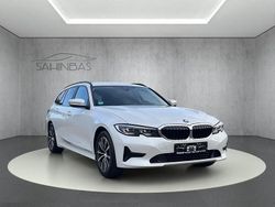 Weiß Gebraucht 2020 BMW 318 Sport Line Kombi | 19.900 € (Fairer Preis)