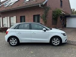 Weiß Gebraucht 2014 Audi A1 Sportback Kleinwagen | 7.999 € (Fairer Preis)