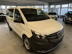 Weiß Gebraucht 2022 Mercedes Vito Van / Kleinbus | 26.999 € (Fairer Preis)