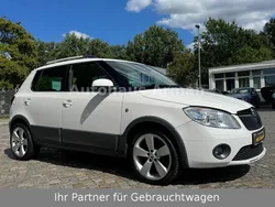Weiß Gebraucht 2012 Skoda Fabia Kleinwagen | 4.990 € (Fairer Preis)