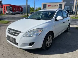 Weiß Gebraucht 2008 Kia Ceed Sportswagon Kombi | 1.490 €