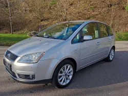 Silber Gebraucht 2005 Ford C-MAX Ghia Van / Kleinbus | 800 €