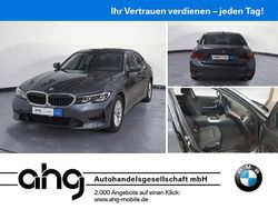 Grau Gebraucht 2021 BMW 320 Limousine | 27.830 € (Guter Preis)