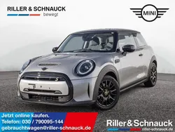 Silber Gebraucht 2023 Mini Cooper SE Classic Kleinwagen | 24.950 € (Teuer)