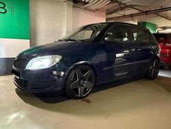 Blau Gebraucht 2010 Skoda Fabia Kleinwagen | 2.800 € (Fairer Preis)