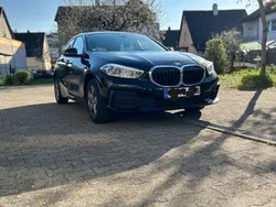 Schwarz Gebraucht 2021 BMW 116 Advantage Kleinwagen | 18.900 € (Fairer Preis)
