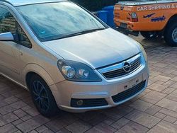 Gold Gebraucht 2007 Opel Zafira Edition Van / Kleinbus | 750 € (Superpreis)