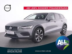 Vapour grey / metallic Gebraucht 2023 Volvo V60 CC Plus Kombi | 37.990 € (Fairer Preis)