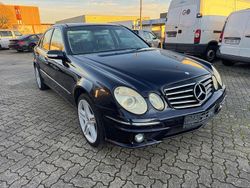 Blau Gebraucht 2004 Mercedes E400 Limousine | 5.990 €
