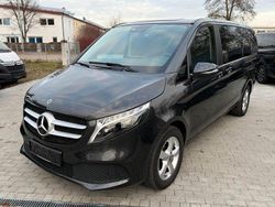 Grau Gebraucht 2024 Mercedes V220 Avantgarde Van / Kleinbus | 48.770 €