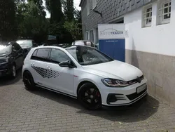 Weiß Gebraucht 2019 VW Golf VII GTI Limousine | 29.990 € (Etwas zu teuer)