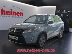 Schwarz ((zce) cosmic black pearl metallic m) Gebraucht 2024 Suzuki Vitara Comfort SUV | 21.290 € (Superpreis)