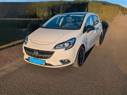 Weiß Gebraucht 2016 Opel Corsa Color Edition Limousine | 8.990 € (Fairer Preis)