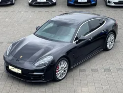 Tiefschwarzmetallic Gebraucht 2019 Porsche Panamera Turbo Chrono Limousine | 64.490 € (Fairer Preis)
