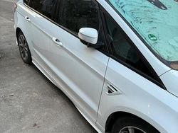 Weiß Gebraucht 2018 Ford S-MAX ST Van / Kleinbus | 16.000 € (Etwas zu teuer)