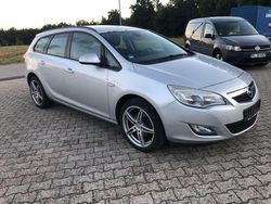 Silber Gebraucht 2011 Opel Astra Selection Kombi | 2.200 € (Fairer Preis)