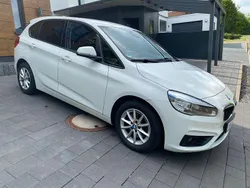 Weiß Gebraucht 2016 BMW 218 Active Tourer Advantage Van / Kleinbus | 9.999 € (Guter Preis)