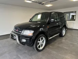 Schwarz Gebraucht 2000 Mitsubishi Pajero Elegance SUV | 14.998 €