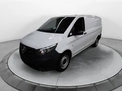 Arktikweiss Gebraucht 2022 Mercedes Vito Van / Kleinbus | 17.901 € (Guter Preis)