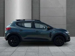 Zedergrün Neu 2025 Dacia Sandero Extreme Kleinwagen | 20.590 € (Fairer Preis)