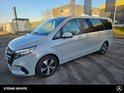 Grau Gebraucht 2025 Mercedes V250 Style Van / Kleinbus | 61.870 € (Guter Preis)
