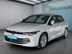 Weiß Gebraucht 2024 VW Golf VIII Kleinwagen | 23.399 € (Guter Preis)