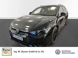 Grenadillschwarz metallic Gebraucht 2024 VW Passat R-line Kombi | 46.649 € (Etwas zu teuer)