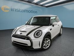Weiß Gebraucht 2023 Mini Cooper Kleinwagen | 21.349 € (Etwas zu teuer)