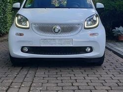 Weiß Gebraucht 2016 Smart ForTwo Coupé Kleinwagen | 9.500 € (Guter Preis)