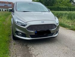 Grau Gebraucht 2016 Ford S-MAX Titanium Van / Kleinbus | 16.500 € (Fairer Preis)