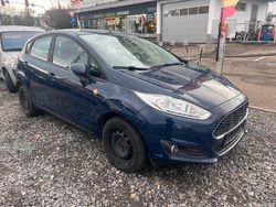 Blau Gebraucht 2016 Ford Fiesta Limousine | 11.900 € (Teuer)