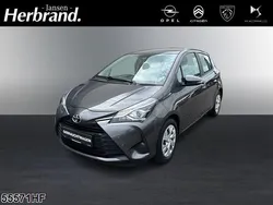 Grau Gebraucht 2018 Toyota Yaris Comfort Limousine | 12.980 € (Etwas zu teuer)
